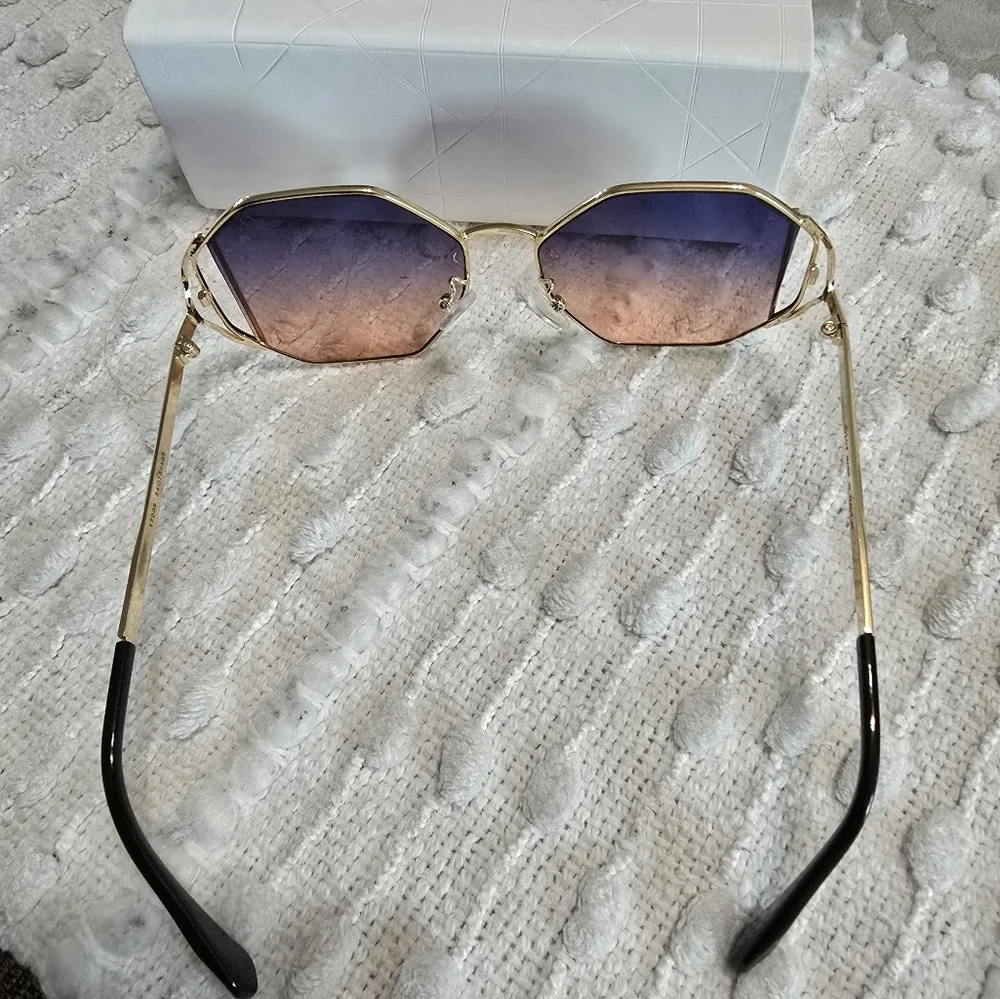 New Gradient Hexagonal Sunglasses - Picture 3 of 4
